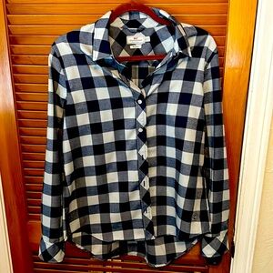 Vineyard vines plaid button down